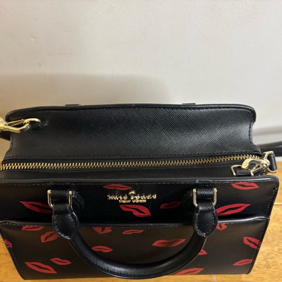 Kate Spade New York Madison Lip Toss small satchel in black saffiano leather - Picture 10 of 15